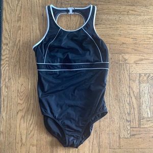 LANDS END ONE PIECE BLACK AND WHITE SWIMSUIT (12)